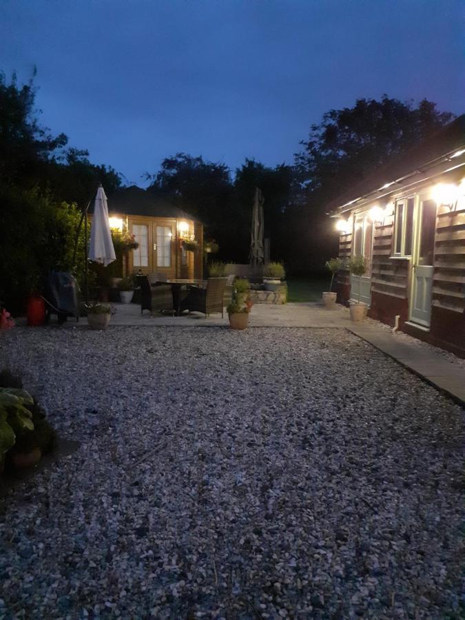 The Cobblers Bed And Breakfast Bishampton 外观 照片